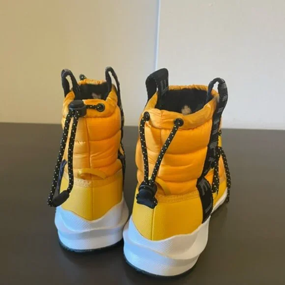 The North Face Women’s Size 6 Thermal all Lace Up Puffer Style Boots EUC. - Picture 7 of 9